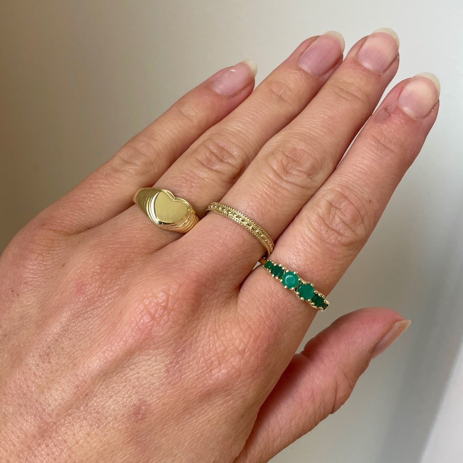 Graveerring Hartje met Initiaal | Goudkleurig